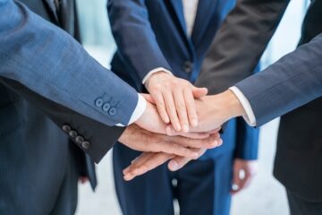 株式会社UCHIAGE　組織運営
